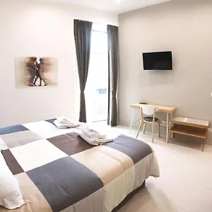 home-catania-dante-accommodation.catania-hotels.net/
